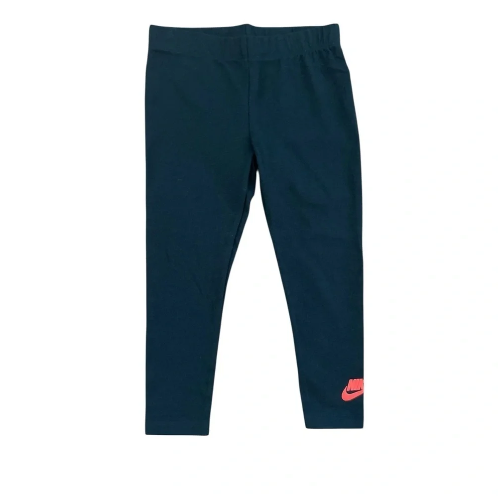 Nike Kids White and Black Outfit with Red Logo - Picture 5 of 12